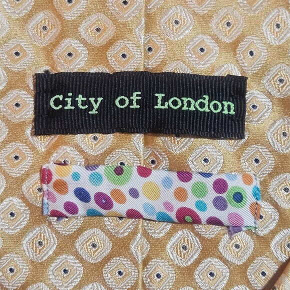 City Of London Gold Geometric Pattern Mens Necktie 100% Silk Business Court Core - Picture 4 of 11